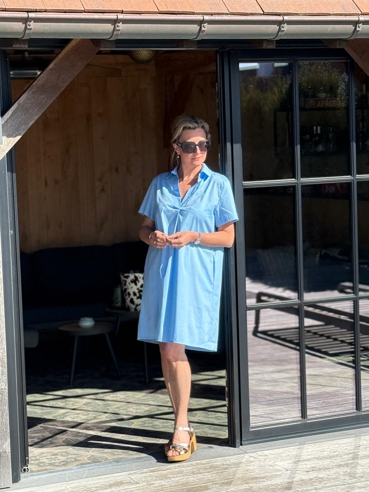 Kleed Agnes lichtblauw