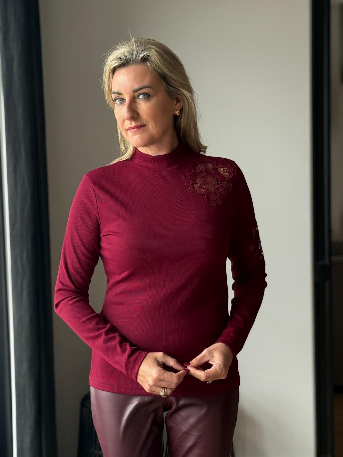 Pull Blanche Bordeaux