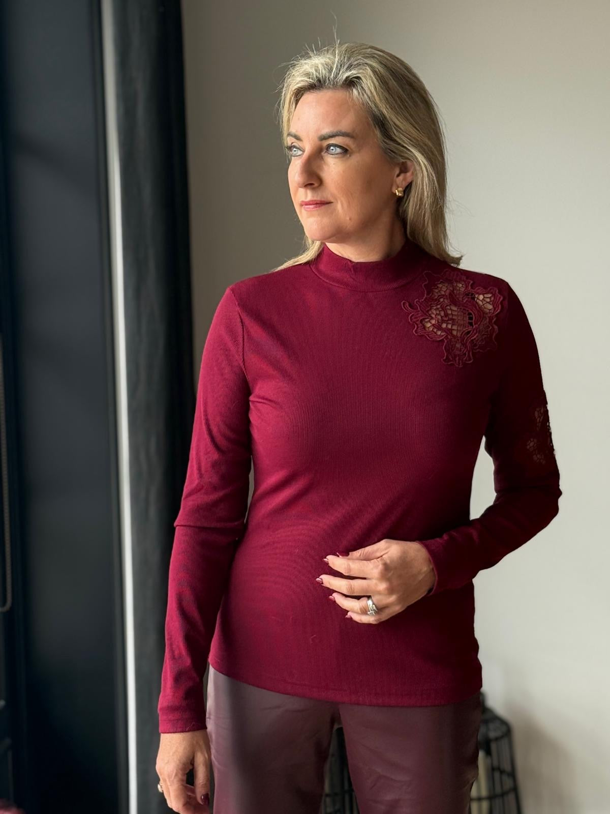 Pull Blanche Bordeaux